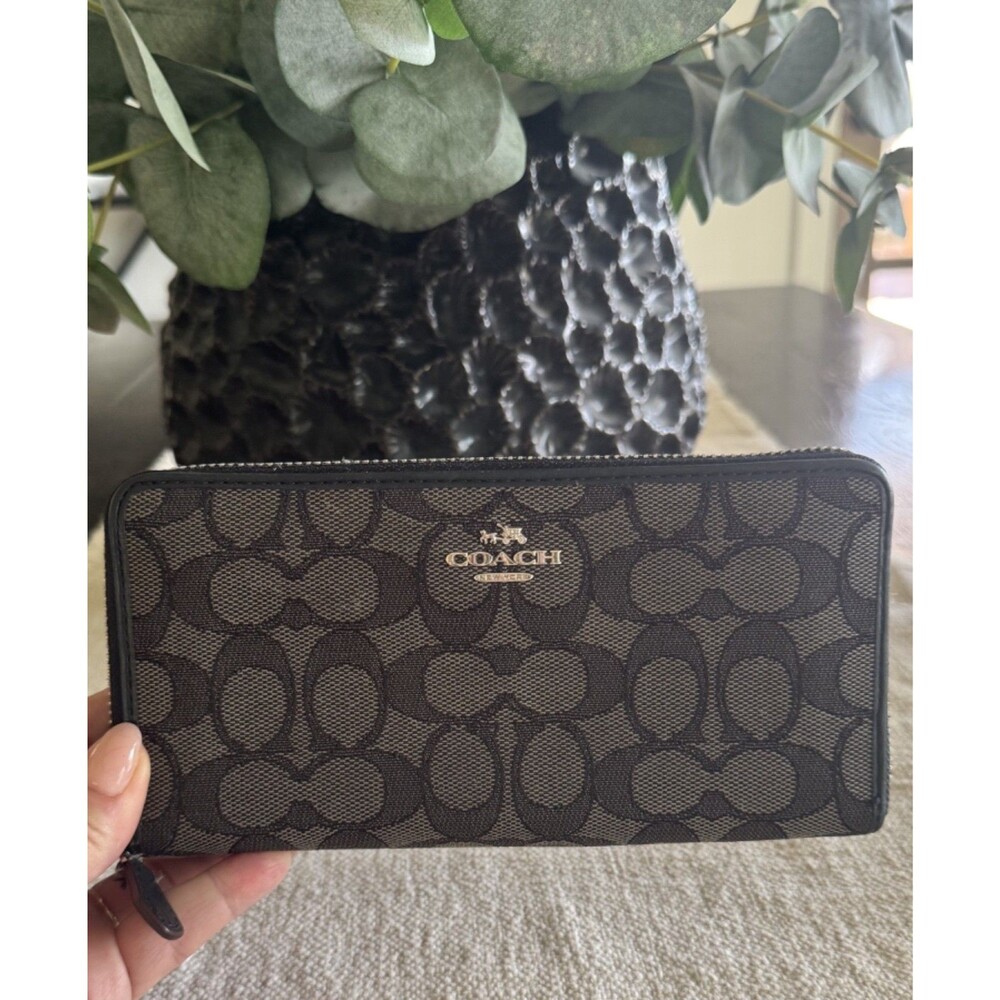 New Coach Signature Logo Accordian Zip Wallet Black Jacquard Clutch NWOT F53539